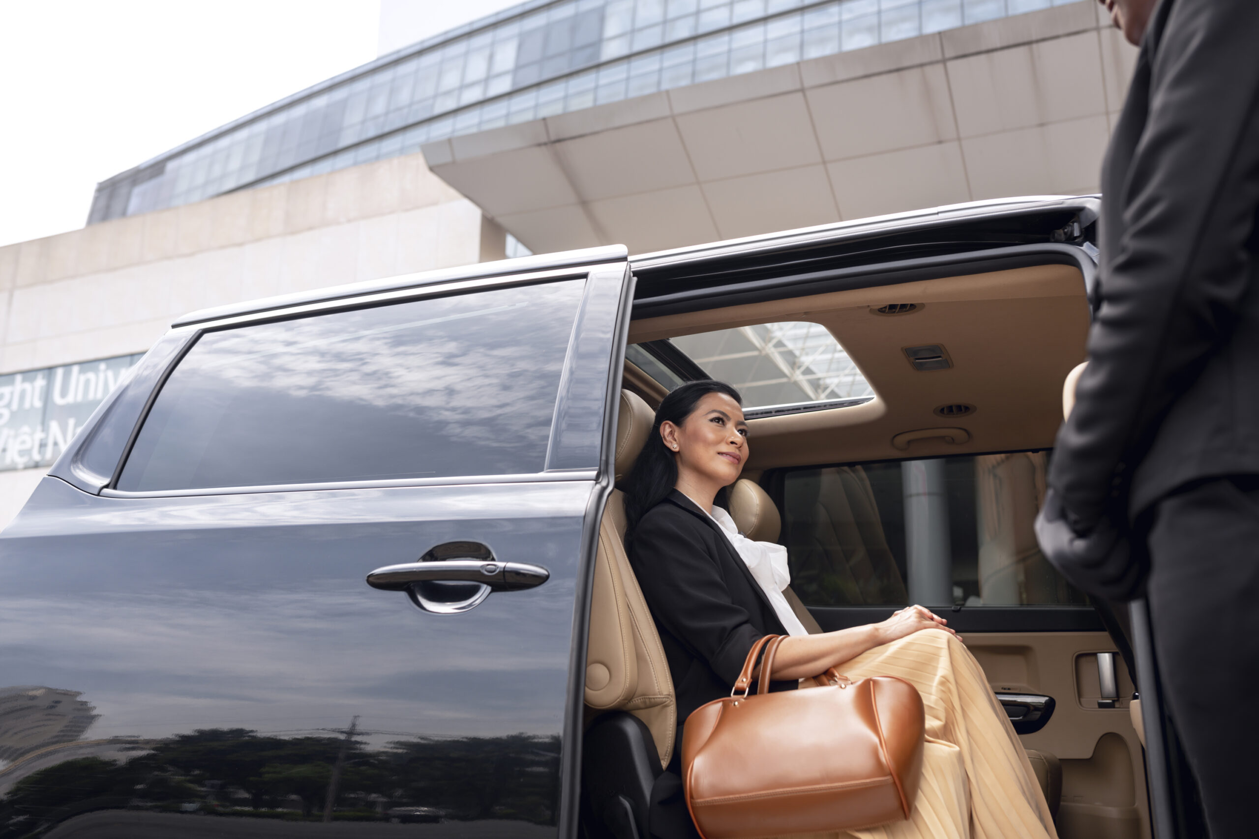 Planning a Special Event in Houston? Here’s Why a Luxury Limousine Rental Can Make It Unforgettable