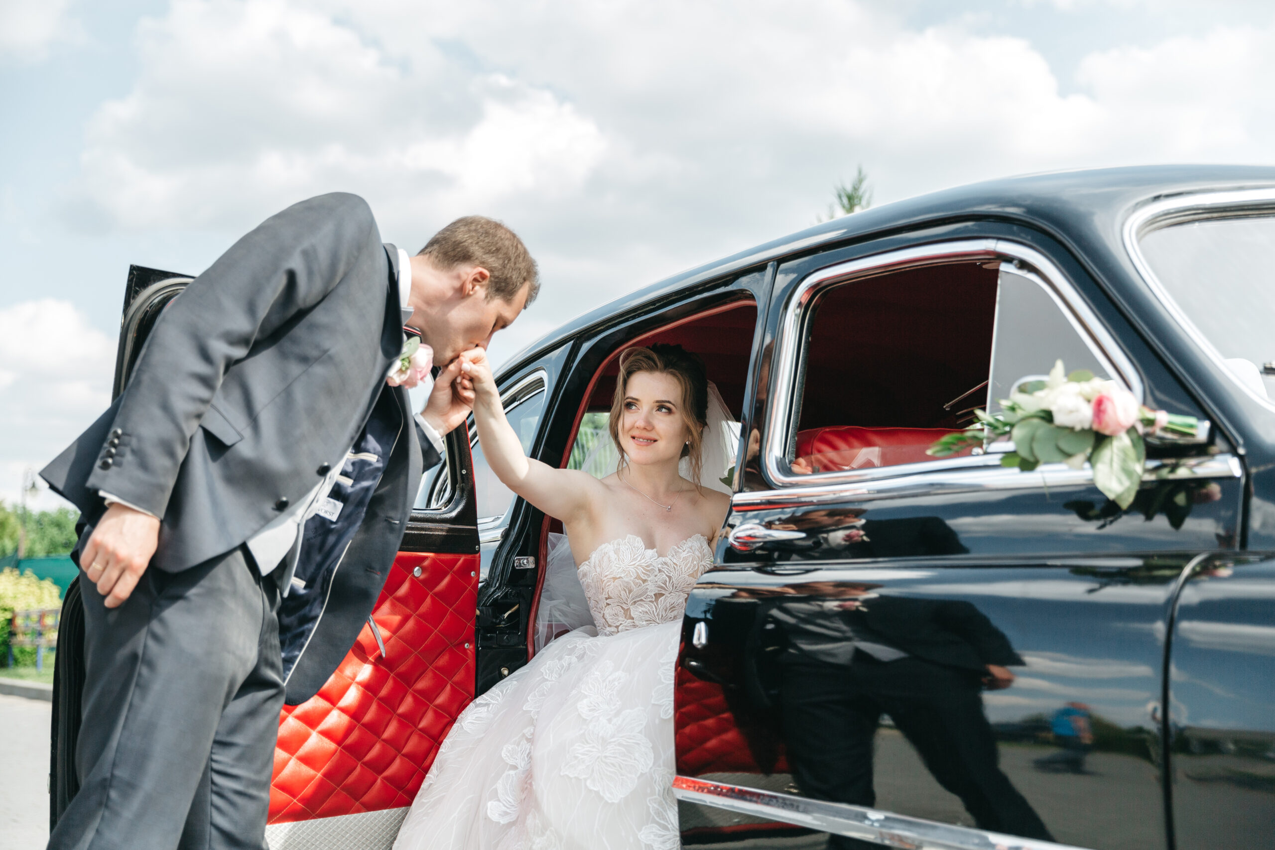 Wedding Chauffeur Services in Houston: Why Limoride Is the Perfect Choice